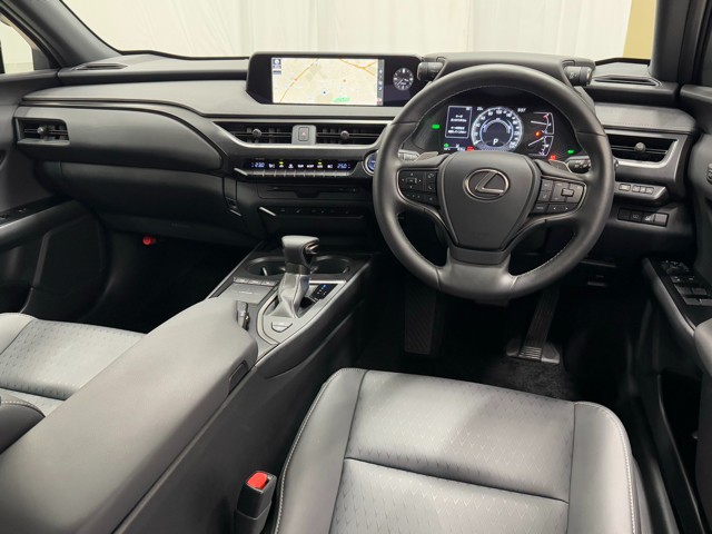 レクサス UX250h バージョンC