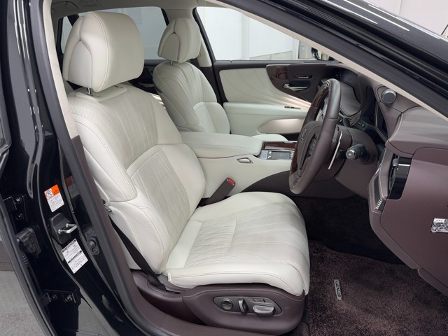 レクサス LS500h EXECTIVE