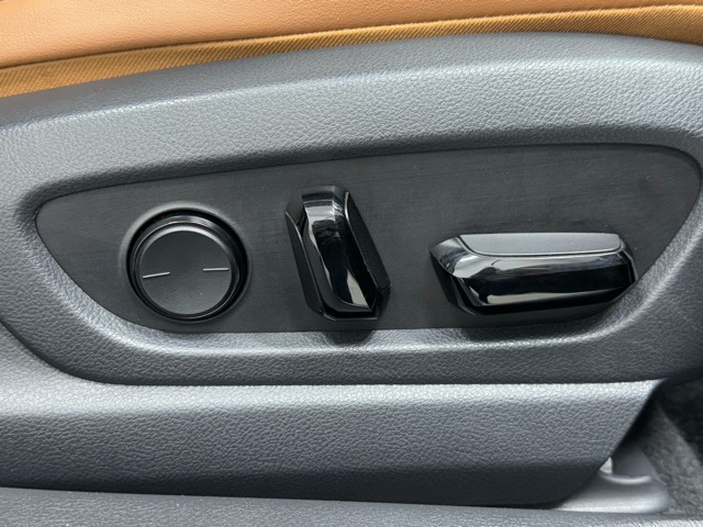 レクサス UX300e バージョンL