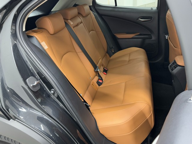 レクサス UX300e バージョンL