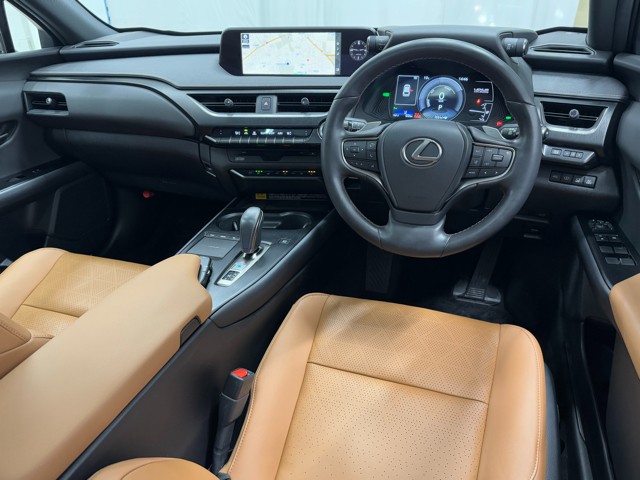 レクサス UX300e バージョンL