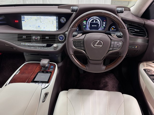 レクサス LS500h エグゼクティブ