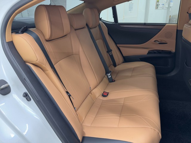 レクサス ES300h バージョンL