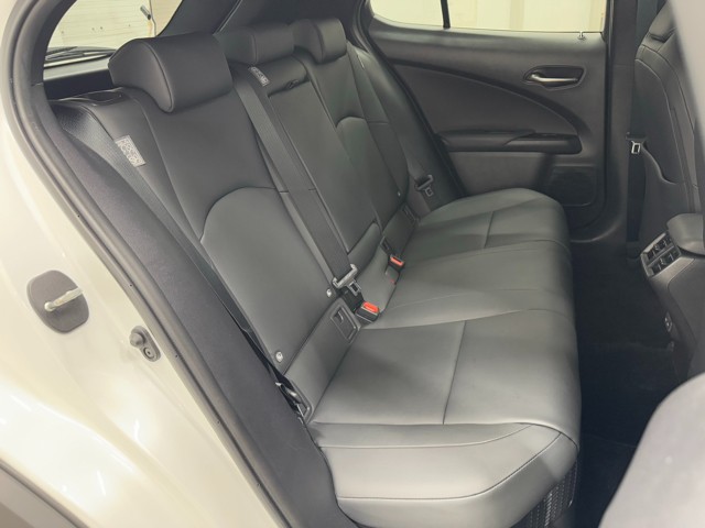 レクサス UX250h バージョンC