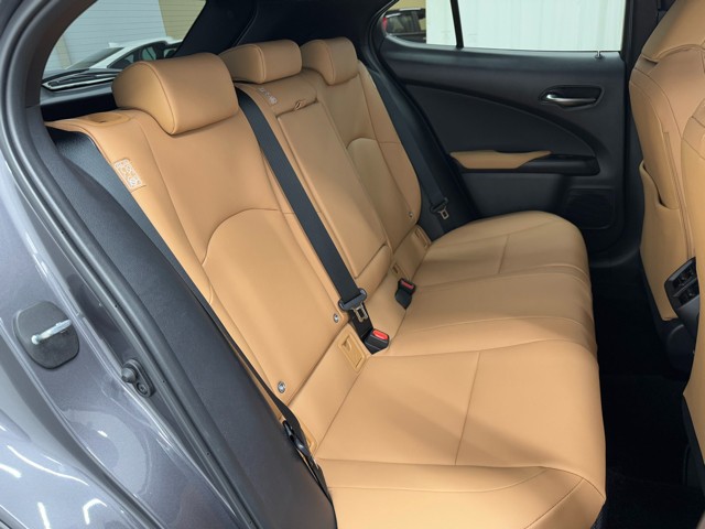 レクサス UX250h バージョンC