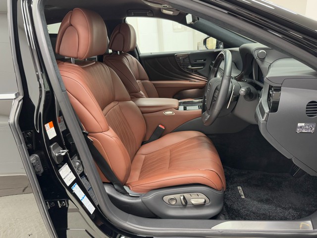 レクサス LS500h EXECUTIVE