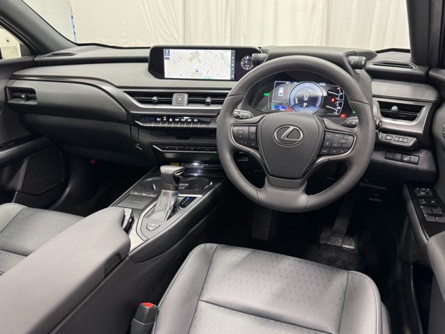 レクサス UX250h バージョンC