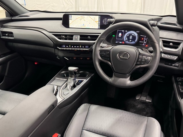 レクサス UX250h バージョンC