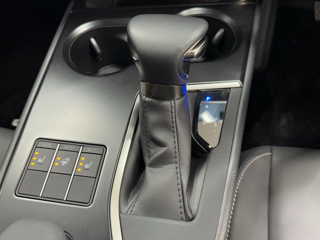 レクサス UX250h バージョンC