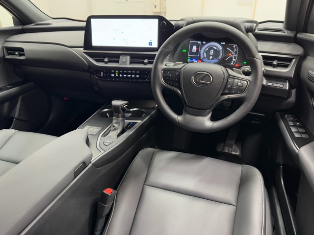 レクサス UX250h バージョンC