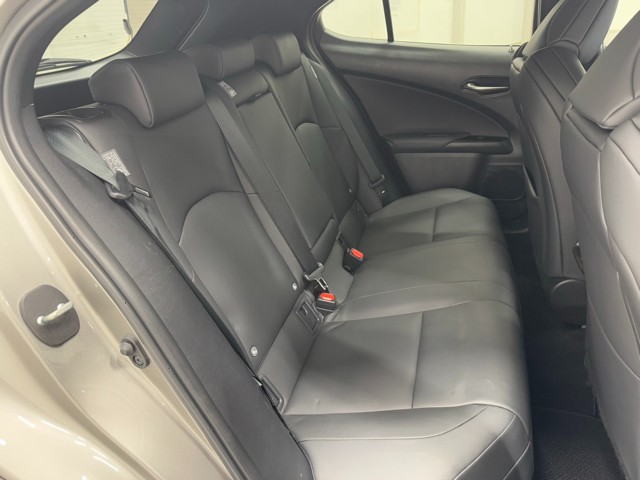 レクサス UX200 Fスポーツ