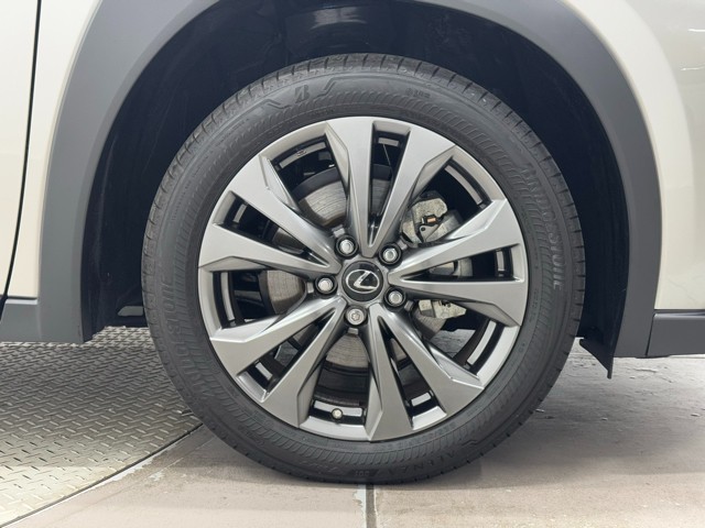 レクサス UX200 Fスポーツ