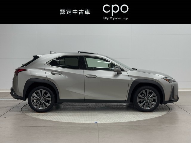 レクサス UX200 Fスポーツ