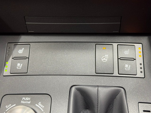 レクサス IS300h バージョンL