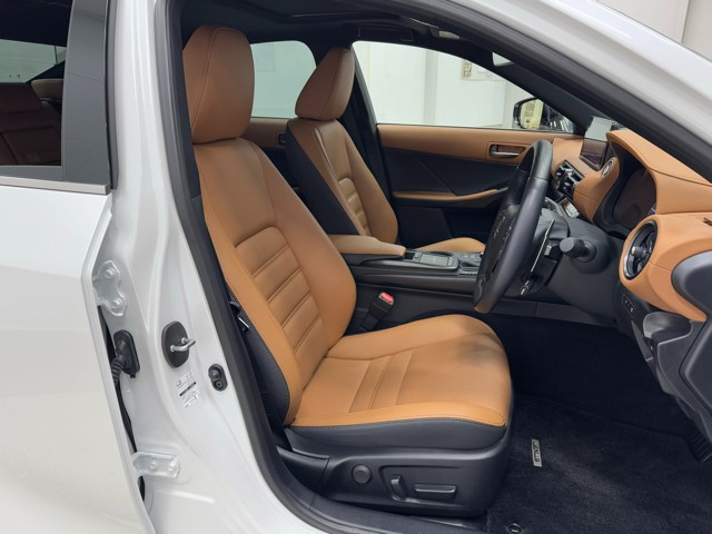 レクサス IS300h バージョンL