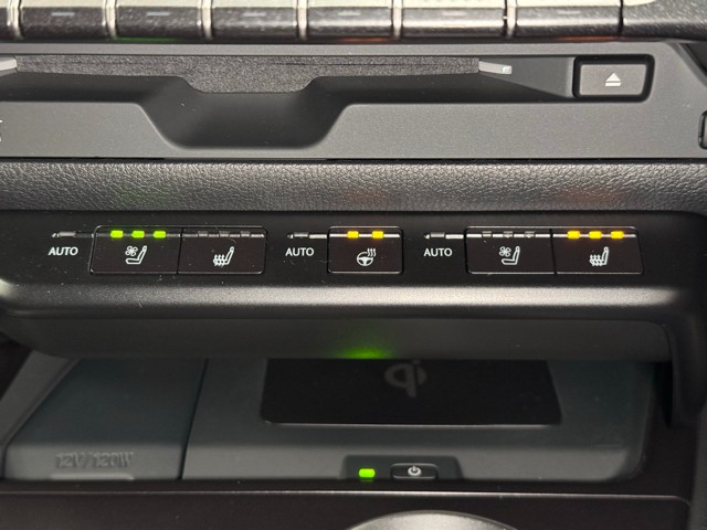 レクサス UX300e バージョンC