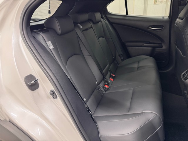 レクサス UX300e バージョンC