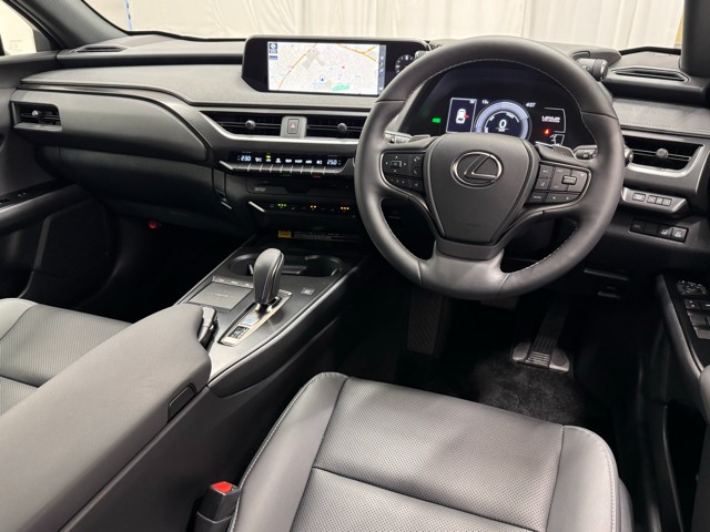 レクサス UX300e バージョンC