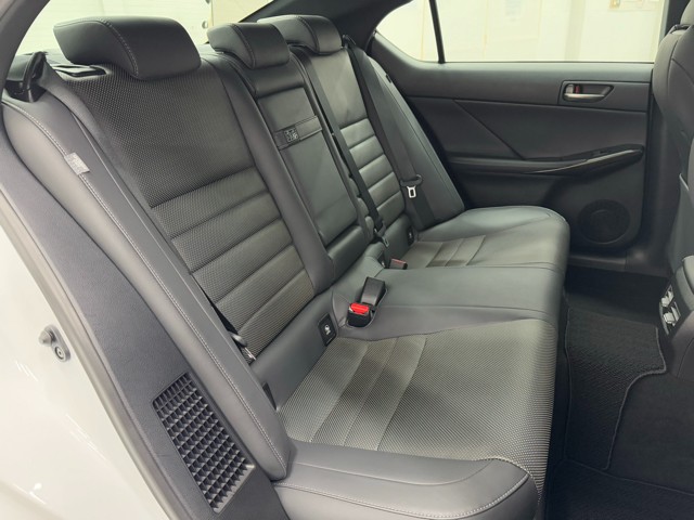 レクサス IS300h F SPORT