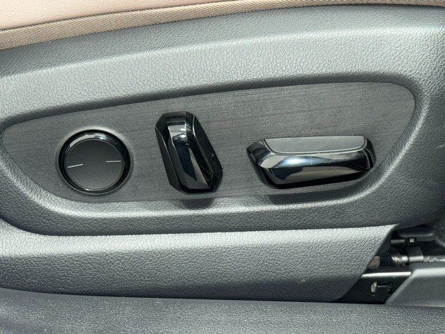 レクサス UX250h Graceful Expl