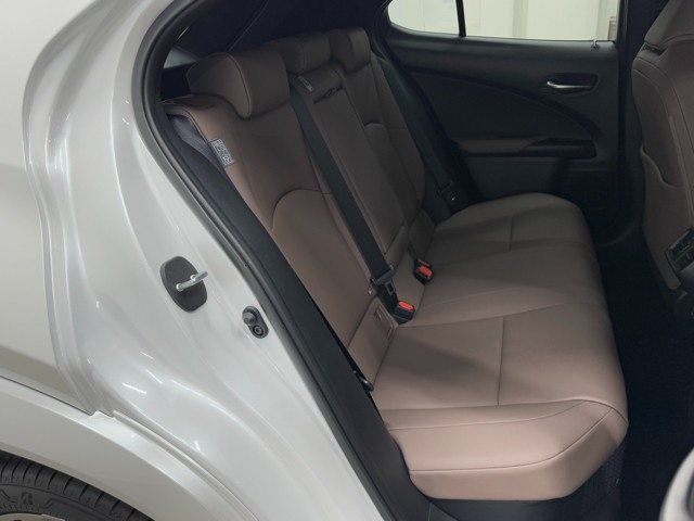 レクサス UX250h Graceful Expl