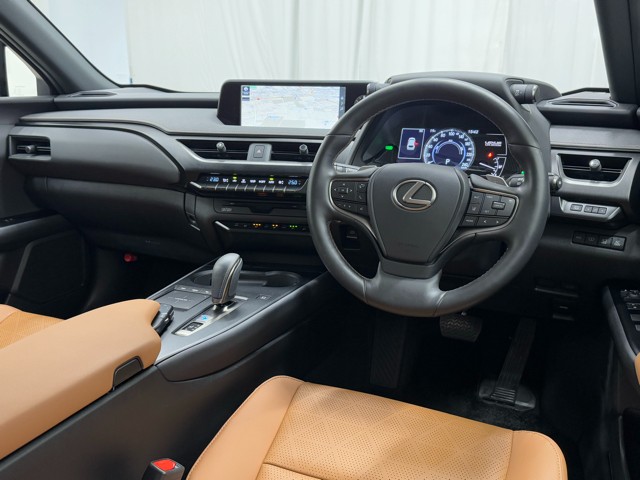 レクサス UX300e VER-L