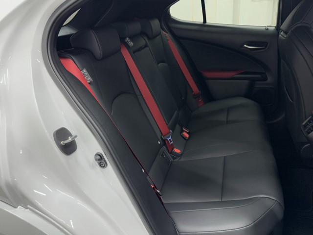 レクサス UX300h Fスポーツエモーショナル