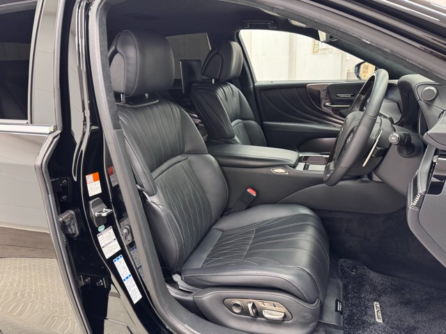 レクサス LS500h EXECUTIVE