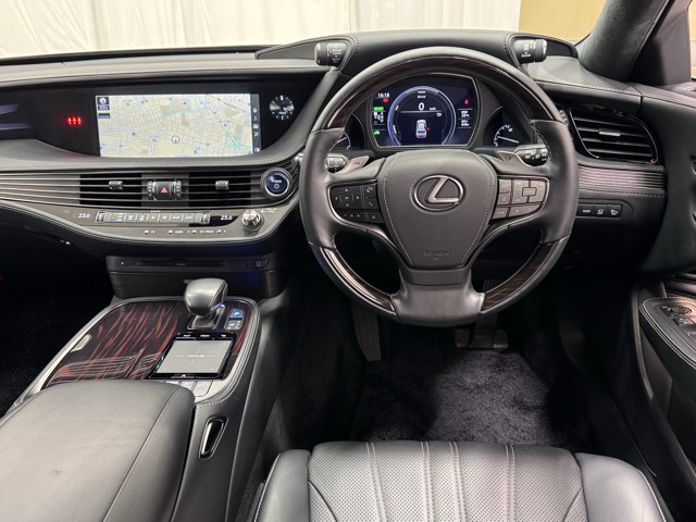 レクサス LS500h EXECUTIVE
