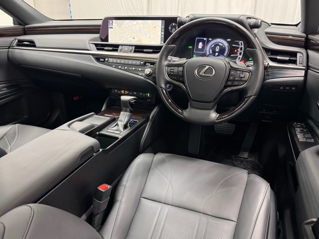 レクサス ES300h バージョンL