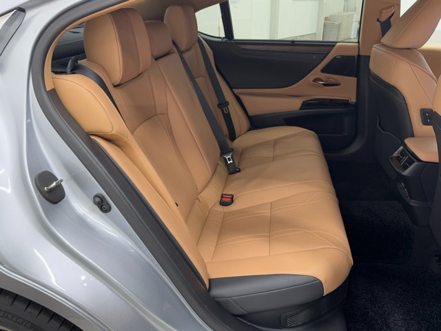 レクサス ES300h バージョンL