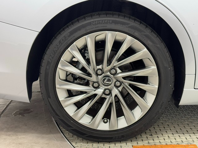 レクサス ES300h バージョンL