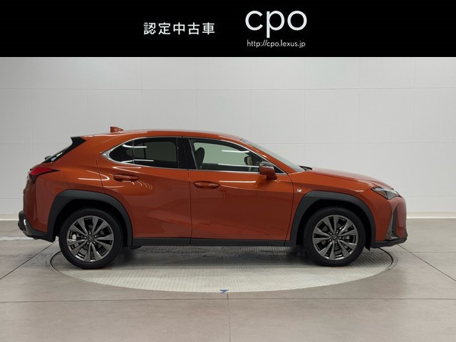 レクサス UX200 Fスポーツ