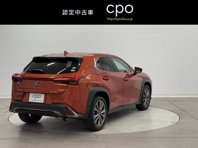 レクサス UX200 Fスポーツ