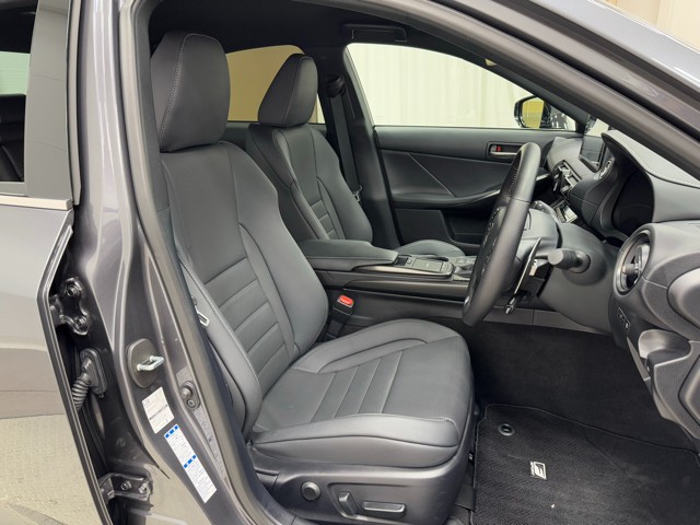 レクサス IS300h F SPORT