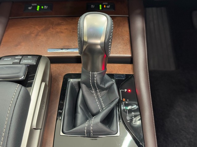 レクサス GS300h I-PKG