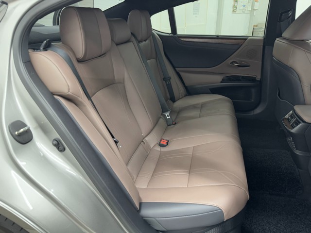 レクサス ES300h バージョンL