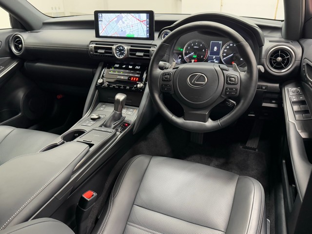 レクサス IS300h VER-L