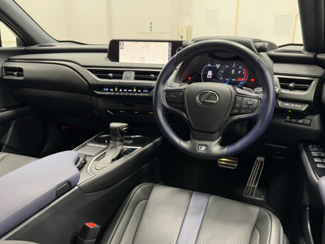 レクサス UX200 Fスポスタイルブルー