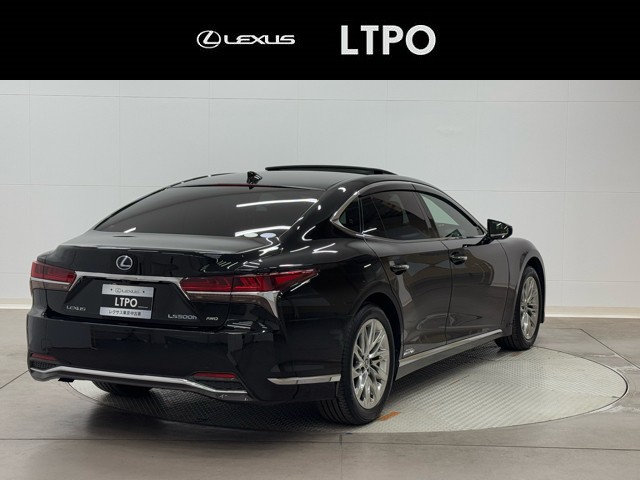 レクサス LS500h EXECUTIVE