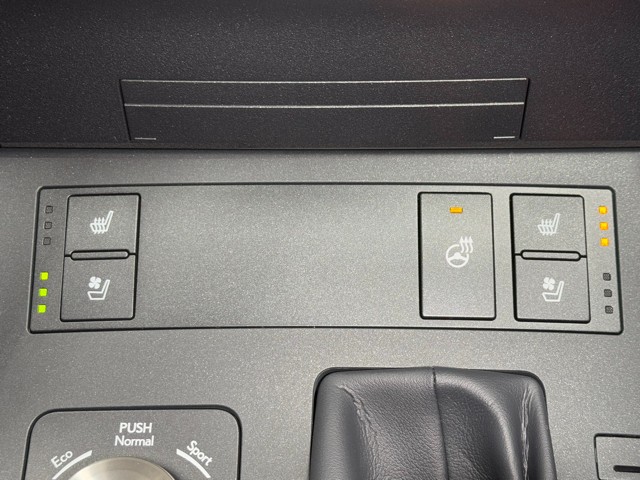 レクサス IS300h バージョンL