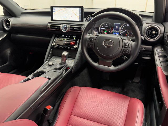 レクサス IS300h バージョンL