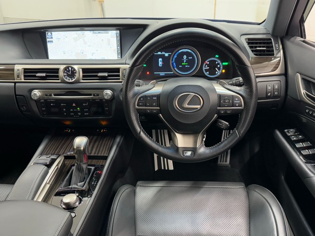 メーカーオプションにて、ブラインドスポットモニターが付いております。