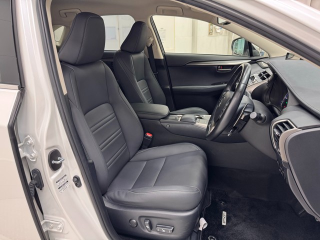 レクサス NX300h Iパッケージ