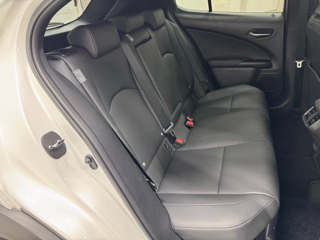 レクサス UX250h バージョンC