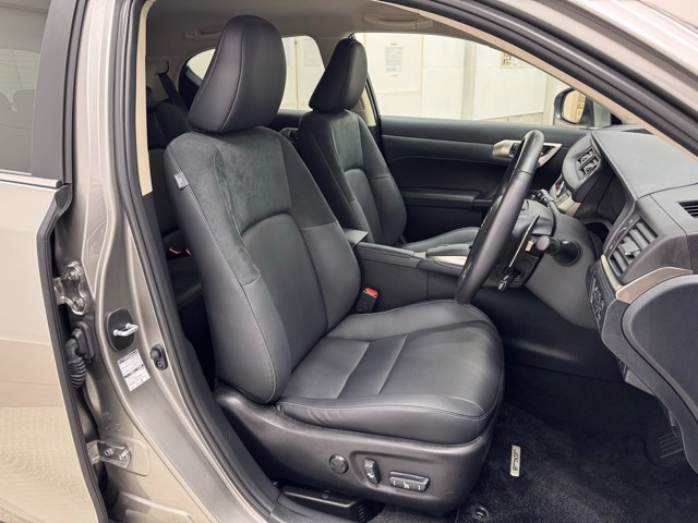 レクサス CT200h VERSIONC