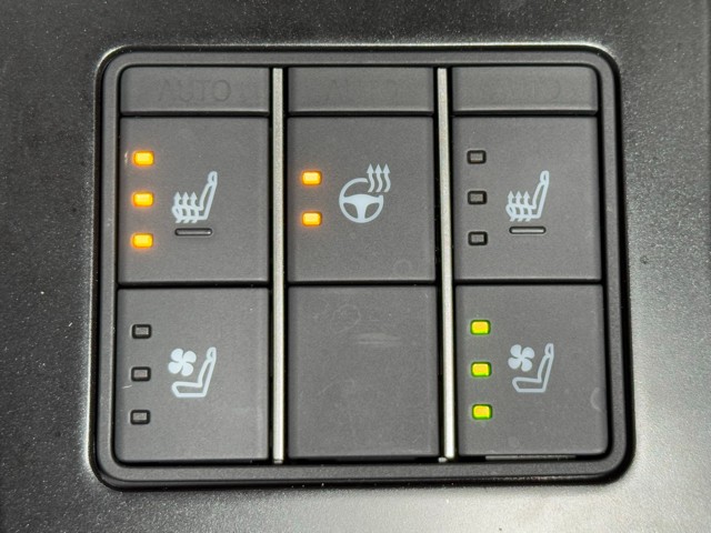 レクサス UX250h Fスポーツエモーショナル