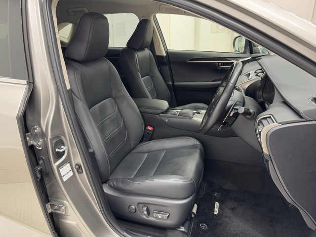 レクサス NX300h バージョンL