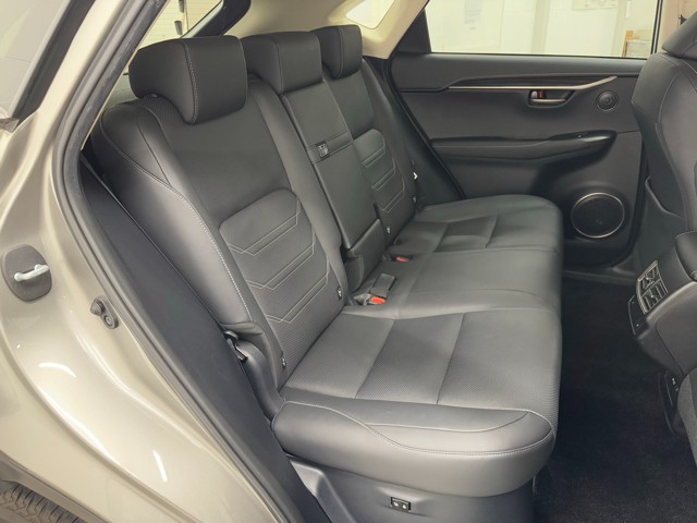 レクサス NX300h バージョンL