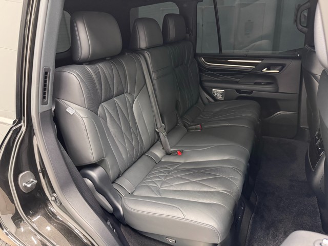 レクサス LX570 ブラックシークエンス